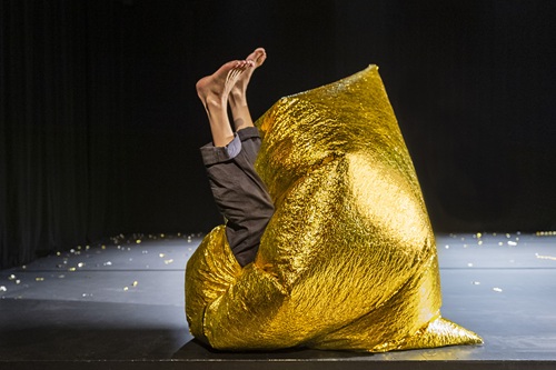 Ding. / Chose. - Julika Mayer et Karoline Hoffmann